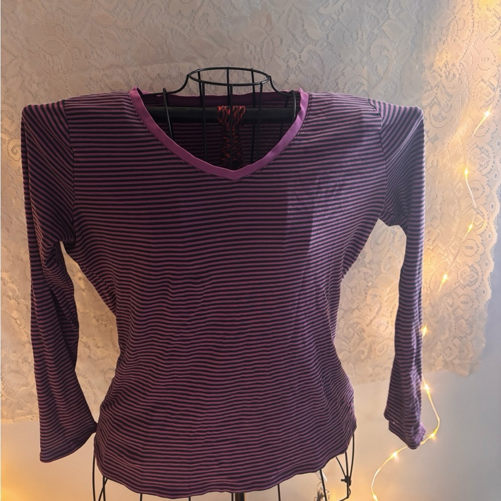 2000’s Women’s Merona Purple Striped V-Neck Top